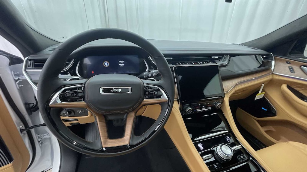 New 2025 Jeep Grand Cherokee L SUMMIT RESERVE 4X4 Sport Utility