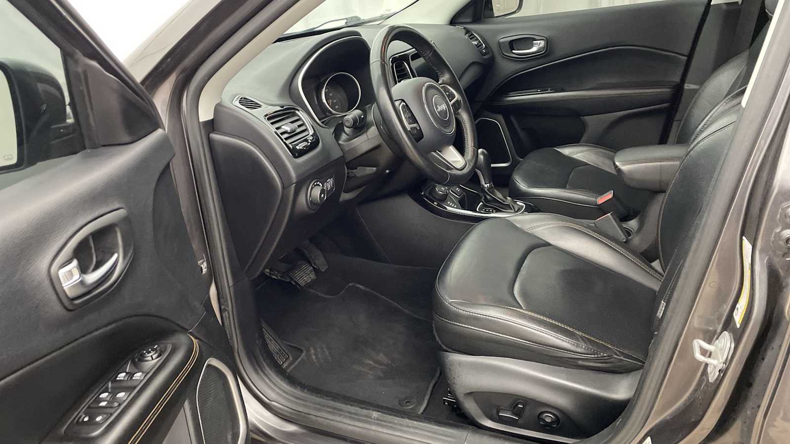 Used 2019 Jeep Compass Limited with VIN 3C4NJDCB4KT621013 for sale in Great Falls, MT