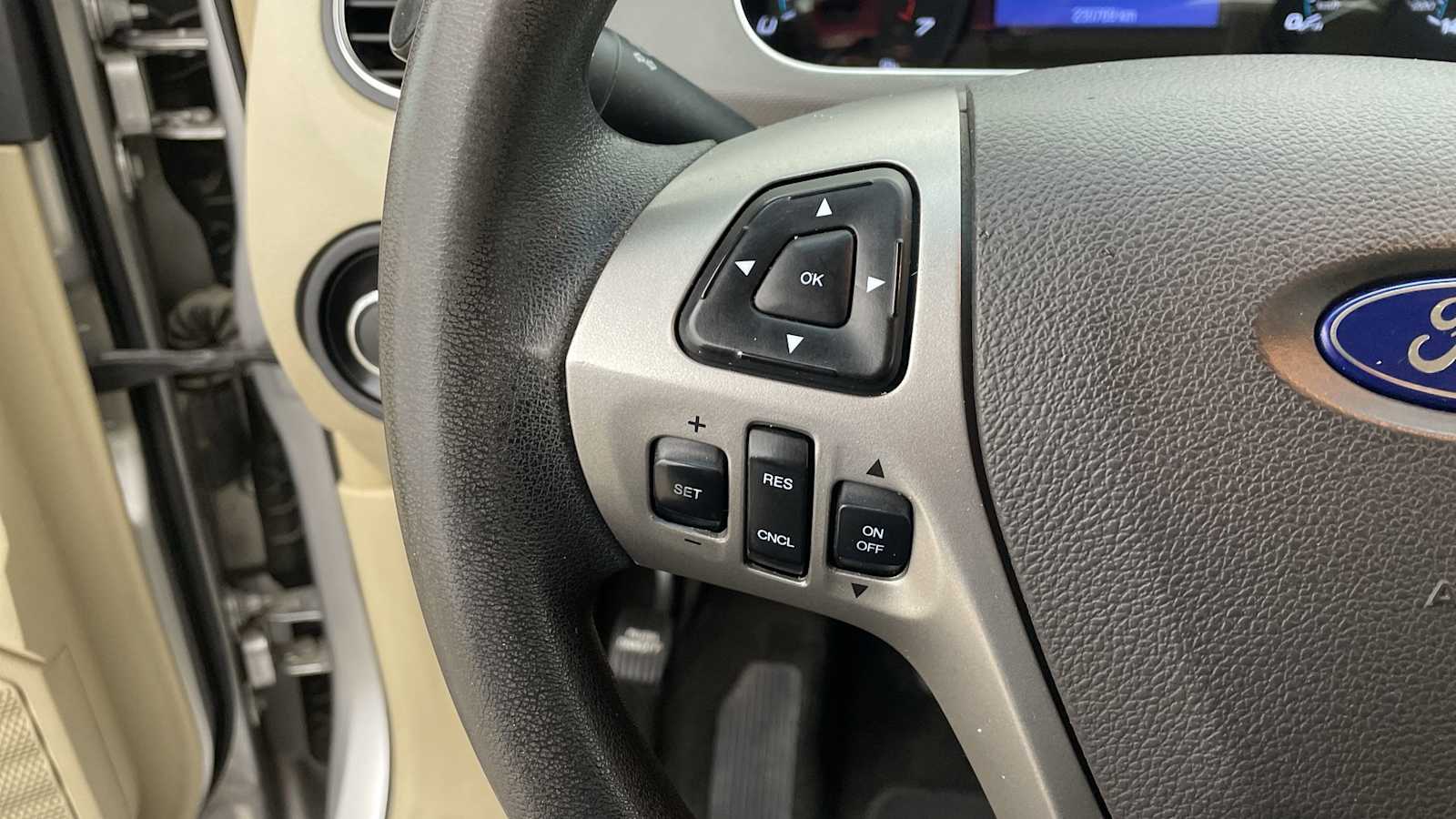 Thumbnail: 2013 Ford Taurus - 12