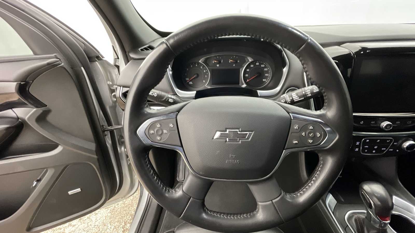 Thumbnail: 2022 Chevrolet Traverse - 12