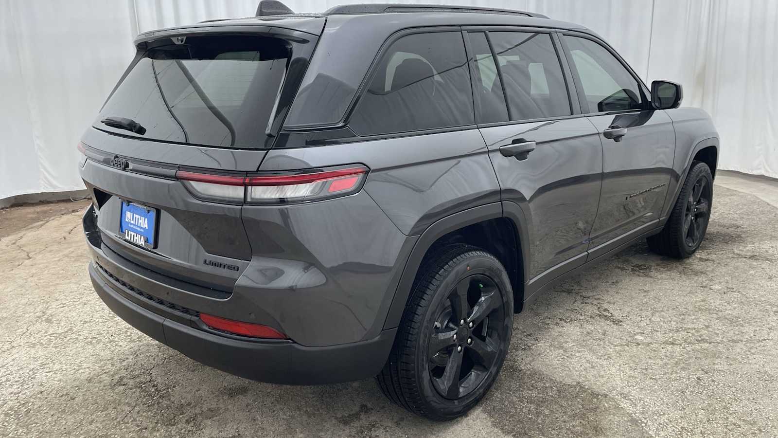 Thumbnail: 2025 Jeep Grand Cherokee - 37