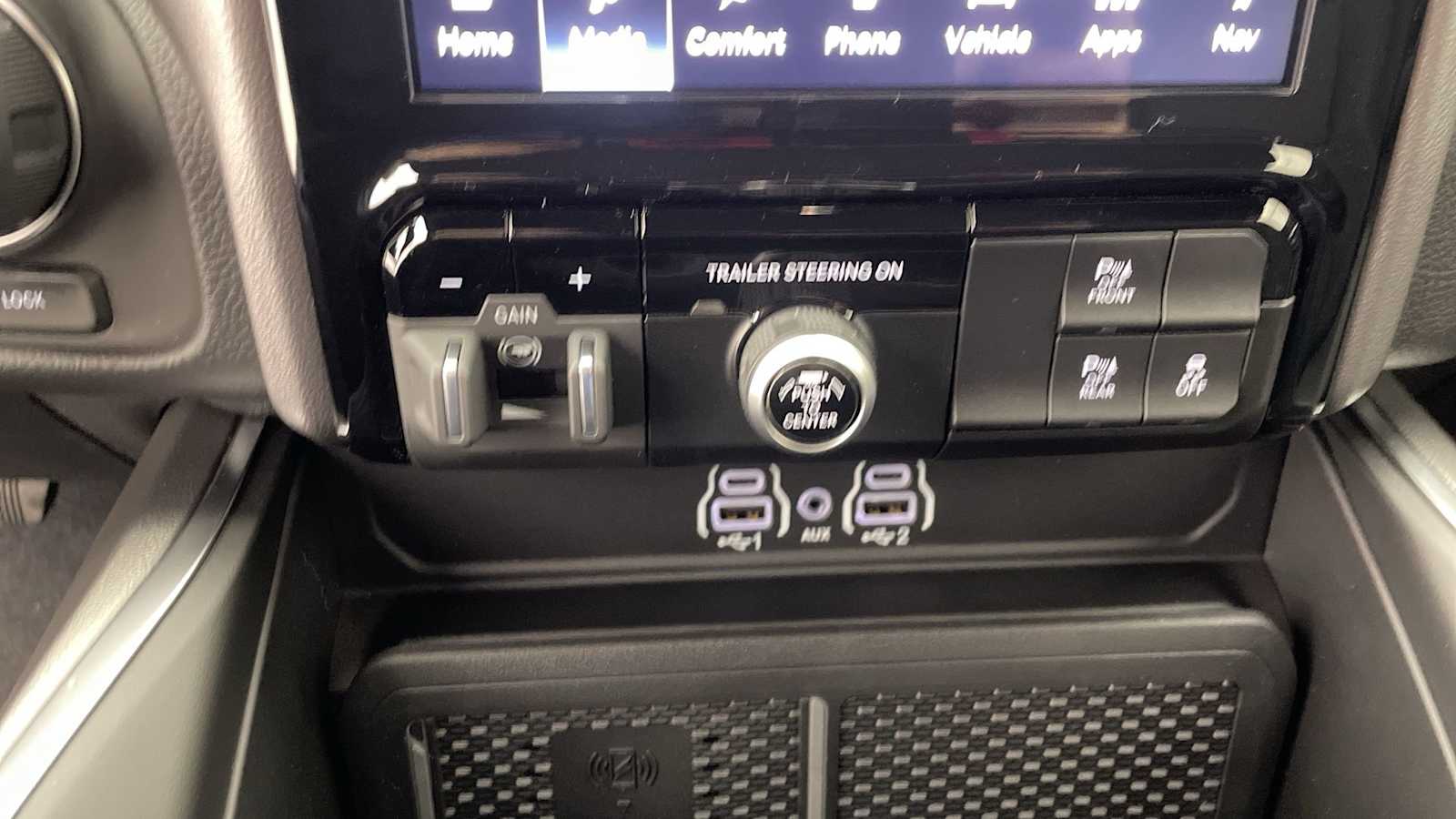 Thumbnail: 2026 RAM 1500 - 25