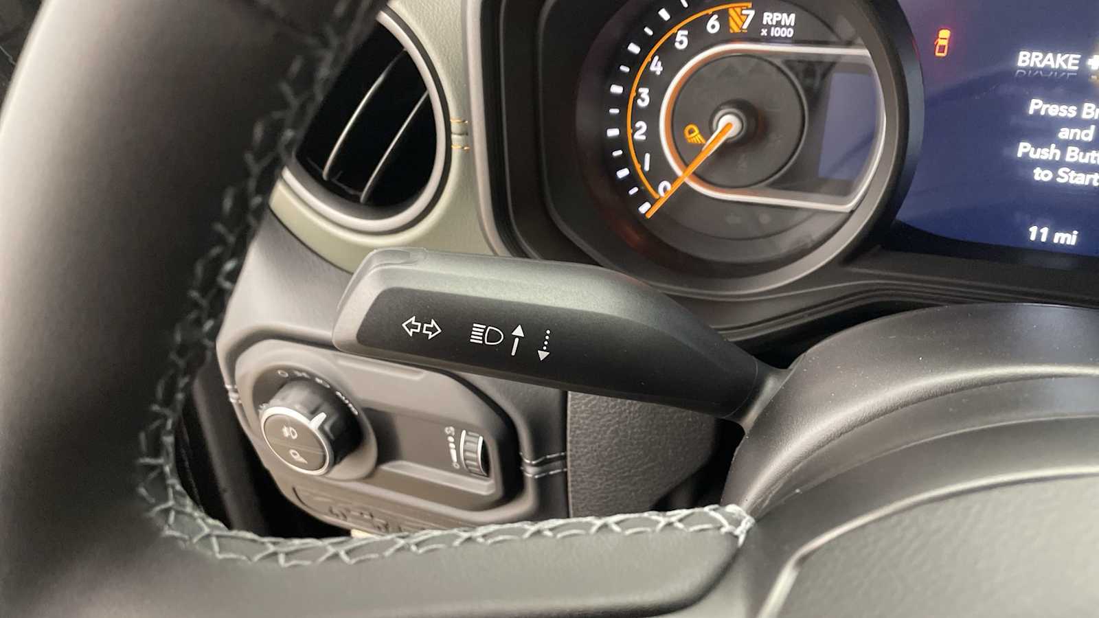 Thumbnail: 2025 Jeep Gladiator - 16