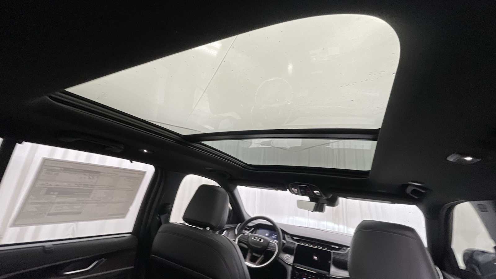 Thumbnail: 2025 Jeep Grand Cherokee - 12