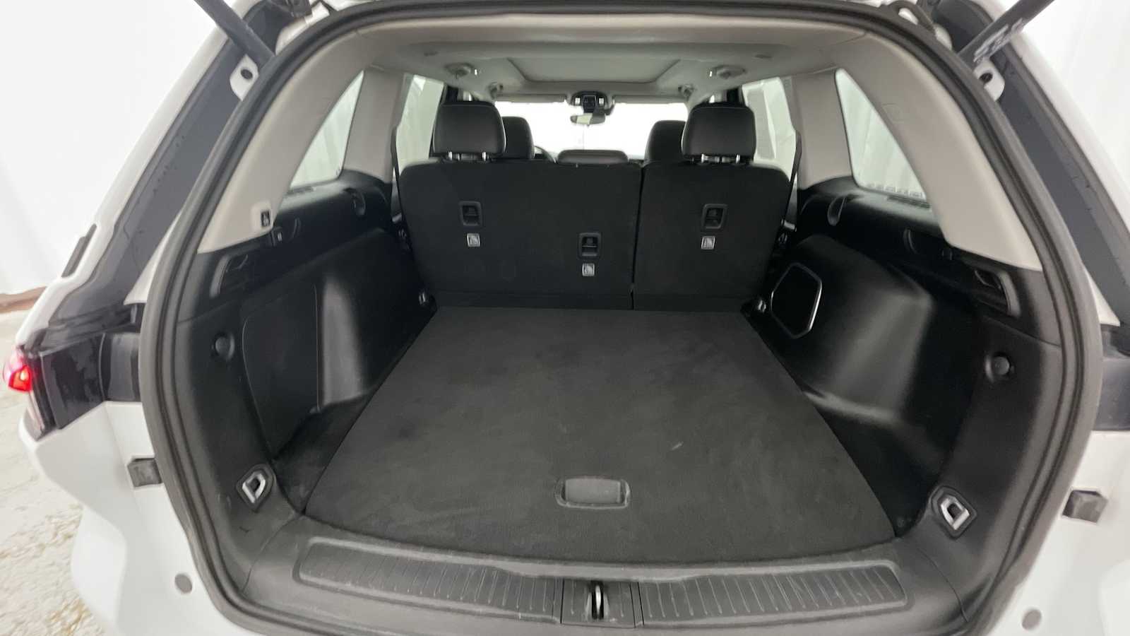 Thumbnail: 2023 Jeep Grand Cherokee - 33