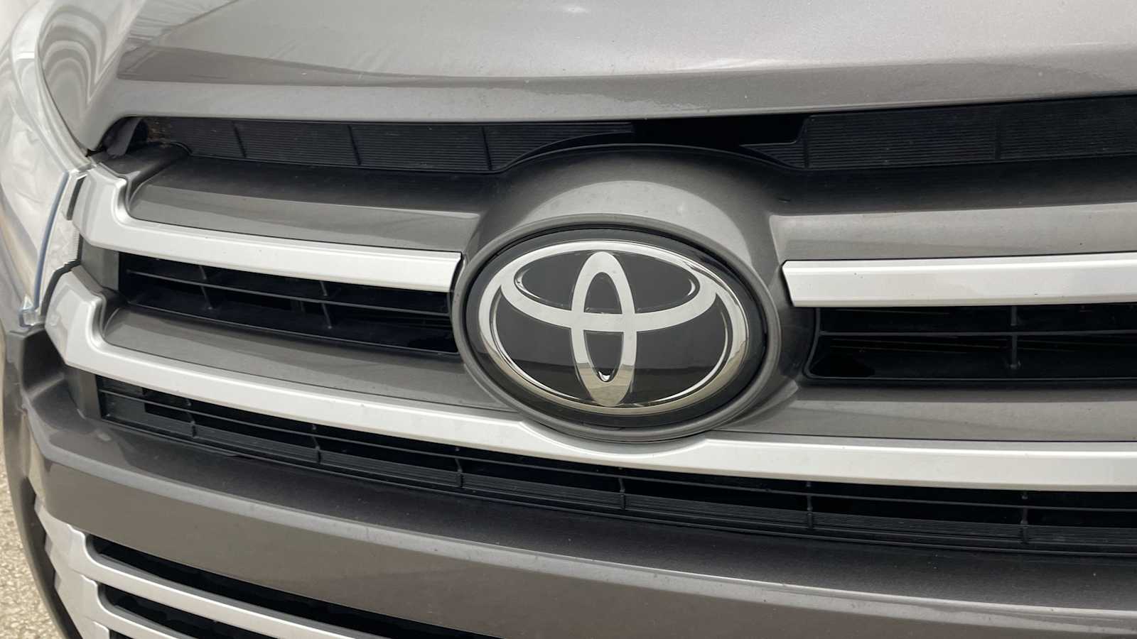 Thumbnail: 2018 Toyota Highlander - 40