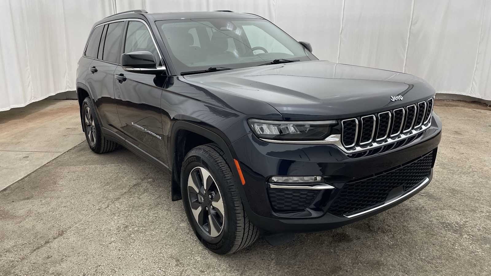 Thumbnail: 2022 Jeep Grand Cherokee - 39