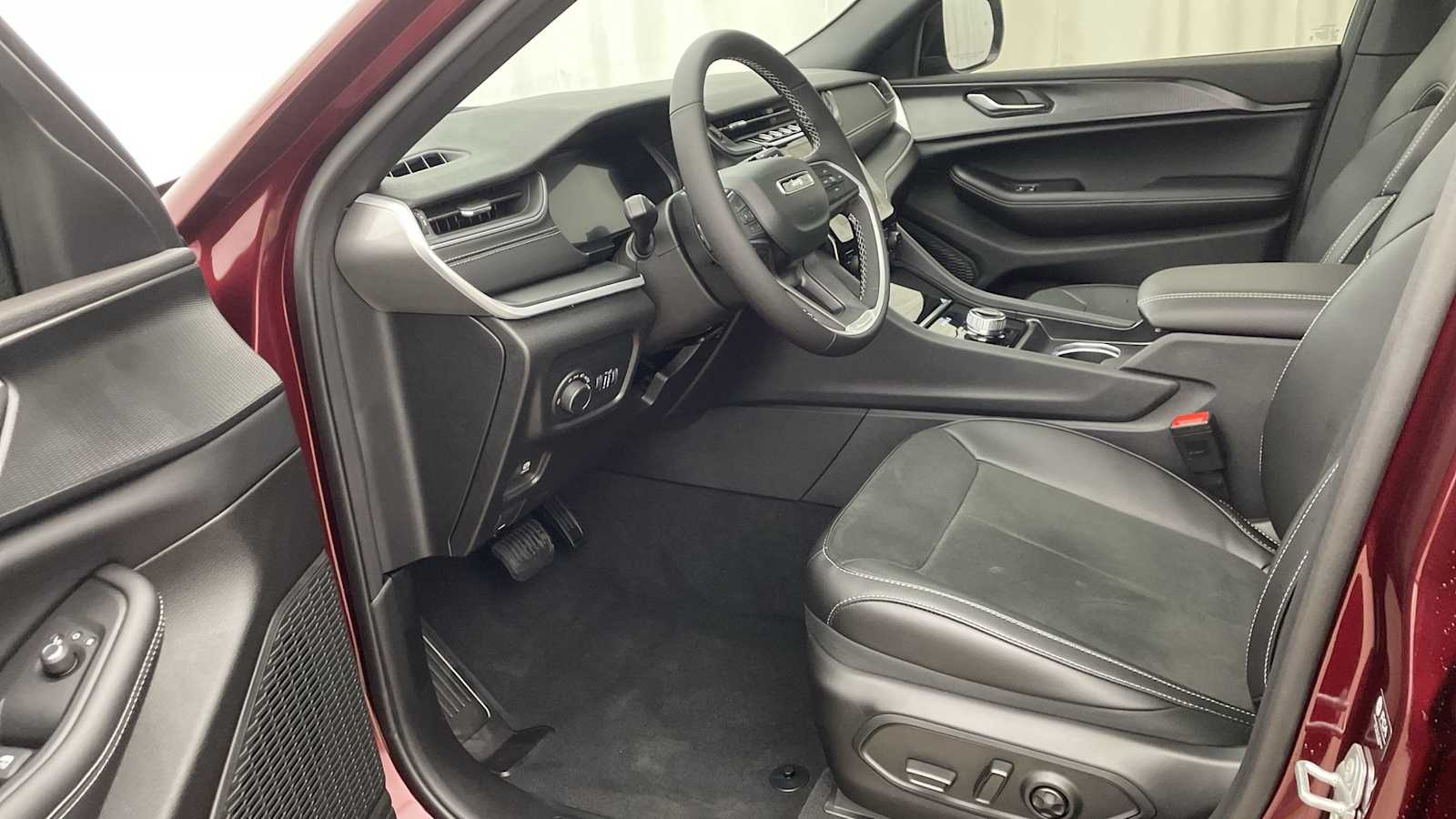 Thumbnail: 2025 Jeep Grand Cherokee - 2