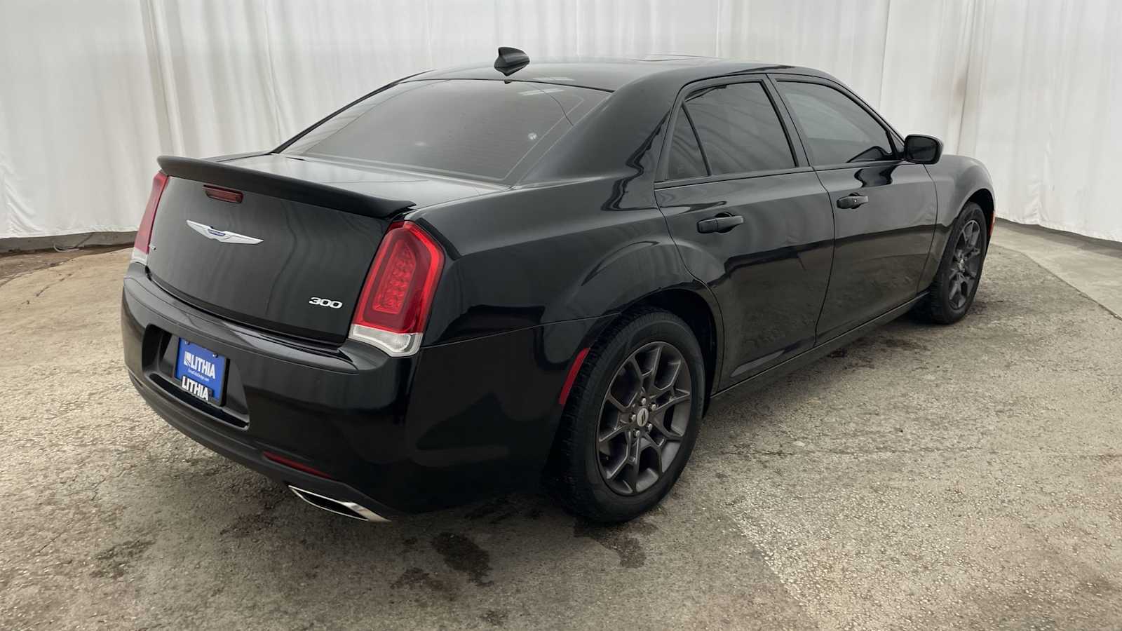 Thumbnail: 2020 Chrysler 300 - 33