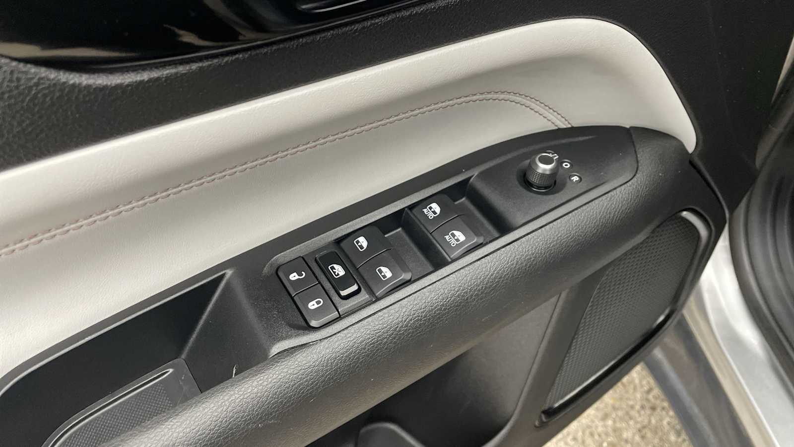 Thumbnail: 2022 Jeep Compass - 6