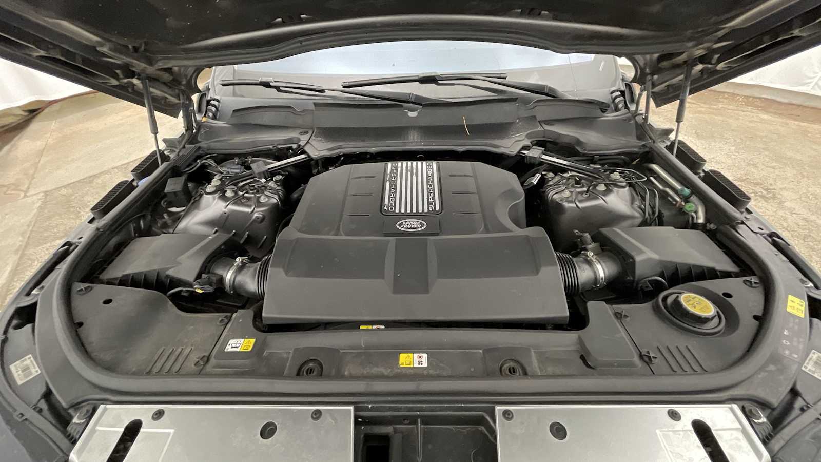 Thumbnail: 2017 Land Rover Range Rover - 29