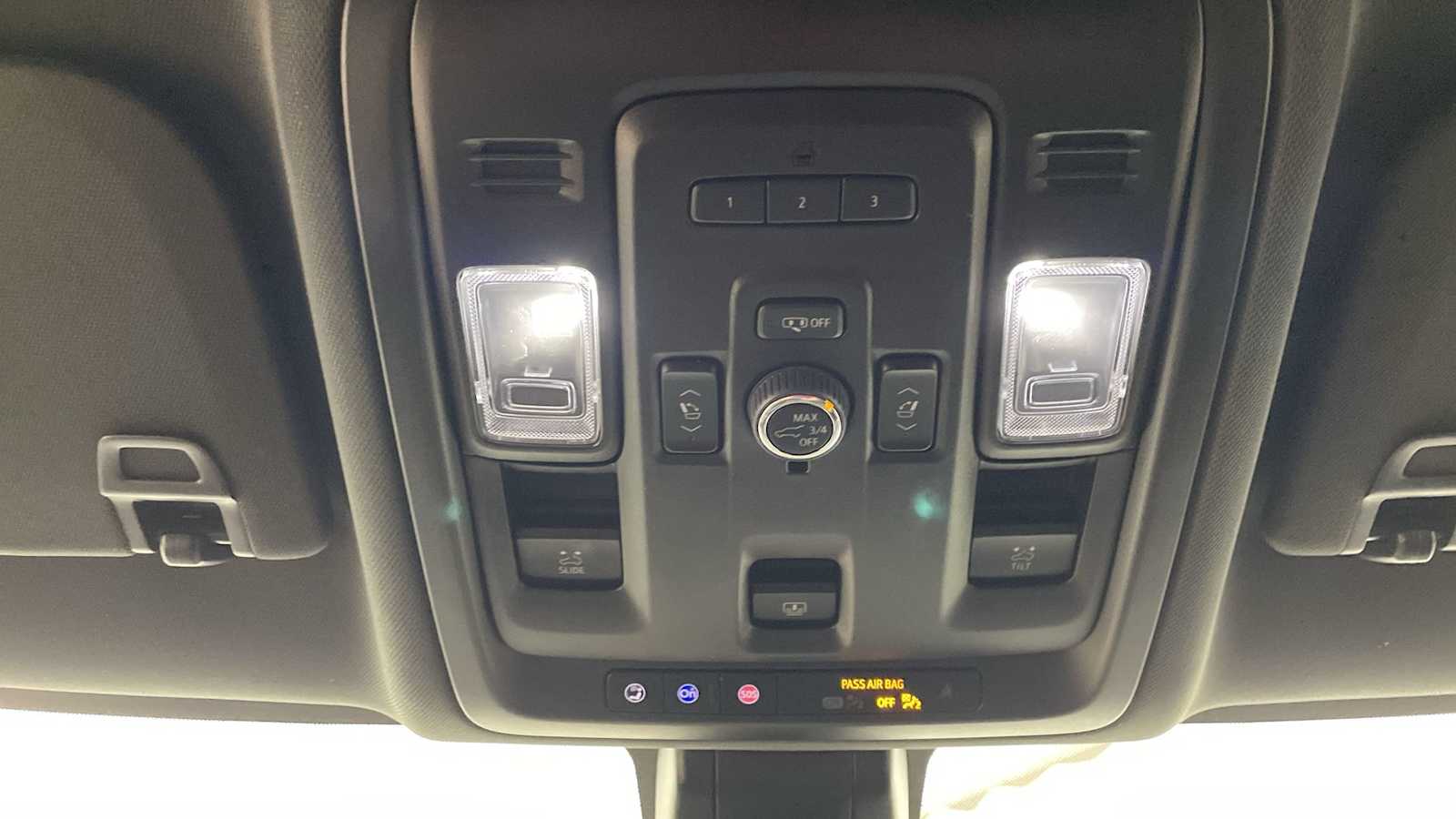Thumbnail: 2022 Chevrolet Suburban - 25