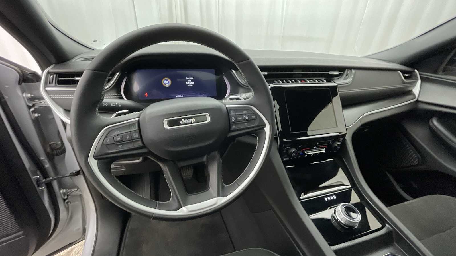 Thumbnail: 2024 Jeep Grand Cherokee - 3