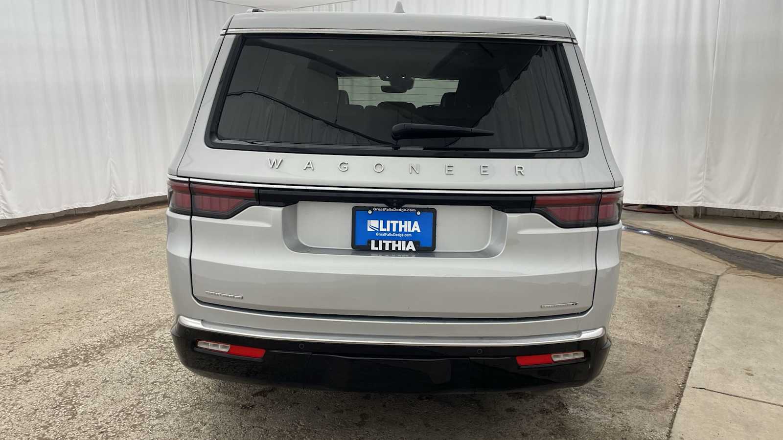 Thumbnail: 2022 Jeep Wagoneer - 34