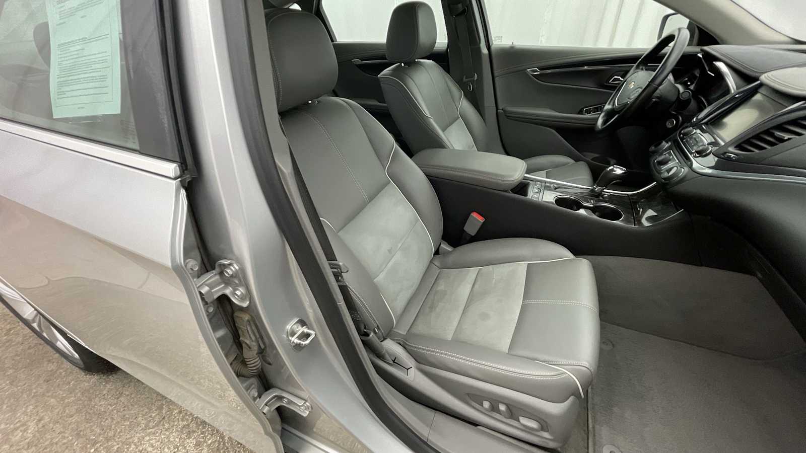 Thumbnail: 2015 Chevrolet Impala - 10