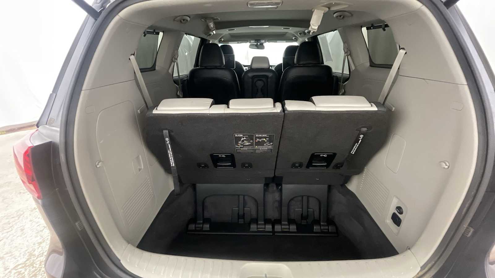 Thumbnail: 2020 Kia Sedona - 34