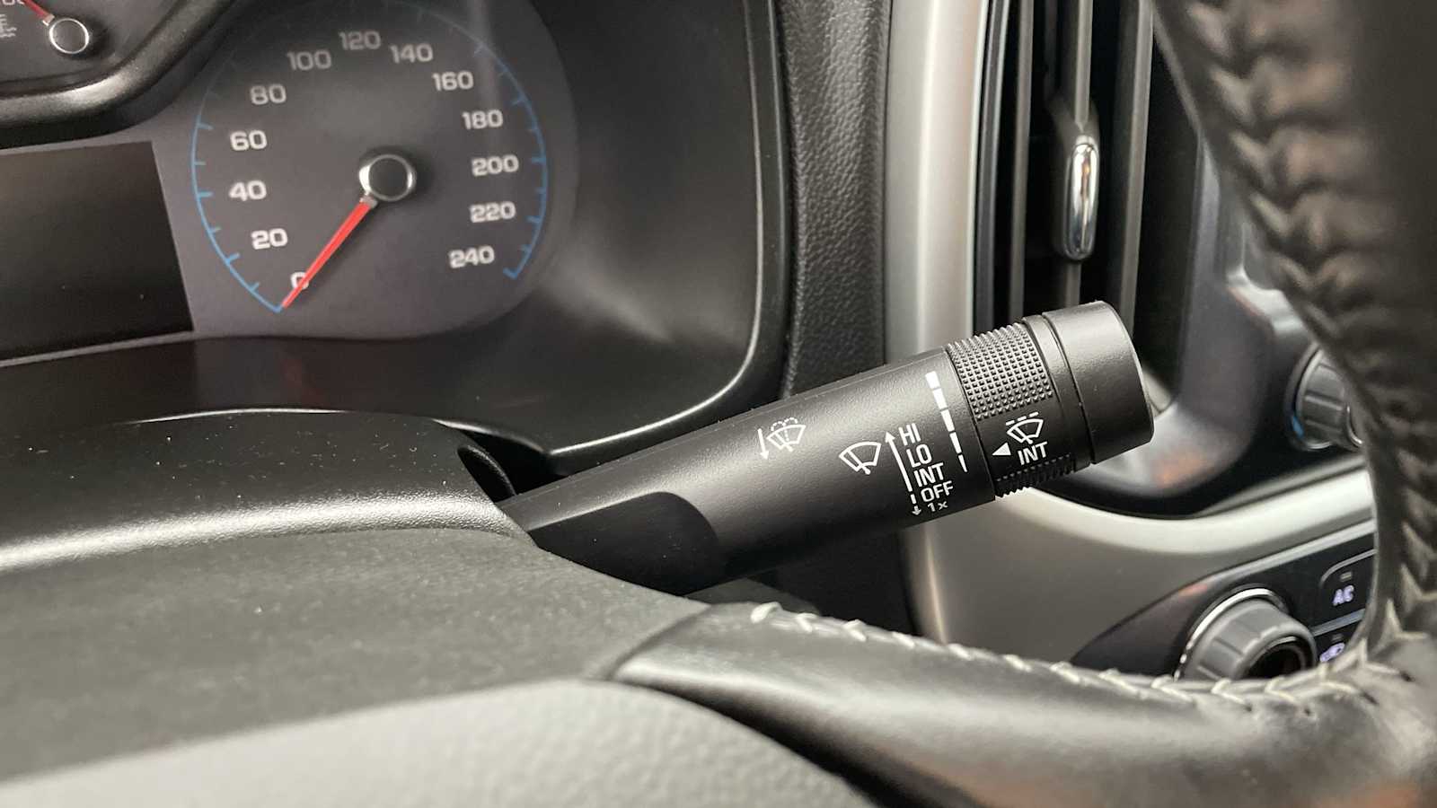 Thumbnail: 2022 Chevrolet Colorado - 15