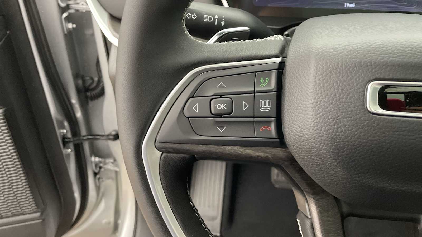 Thumbnail: 2025 Jeep Grand Cherokee - 16