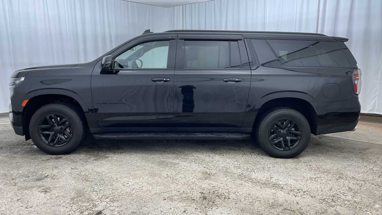 Thumbnail: 2022 Chevrolet Suburban - 35