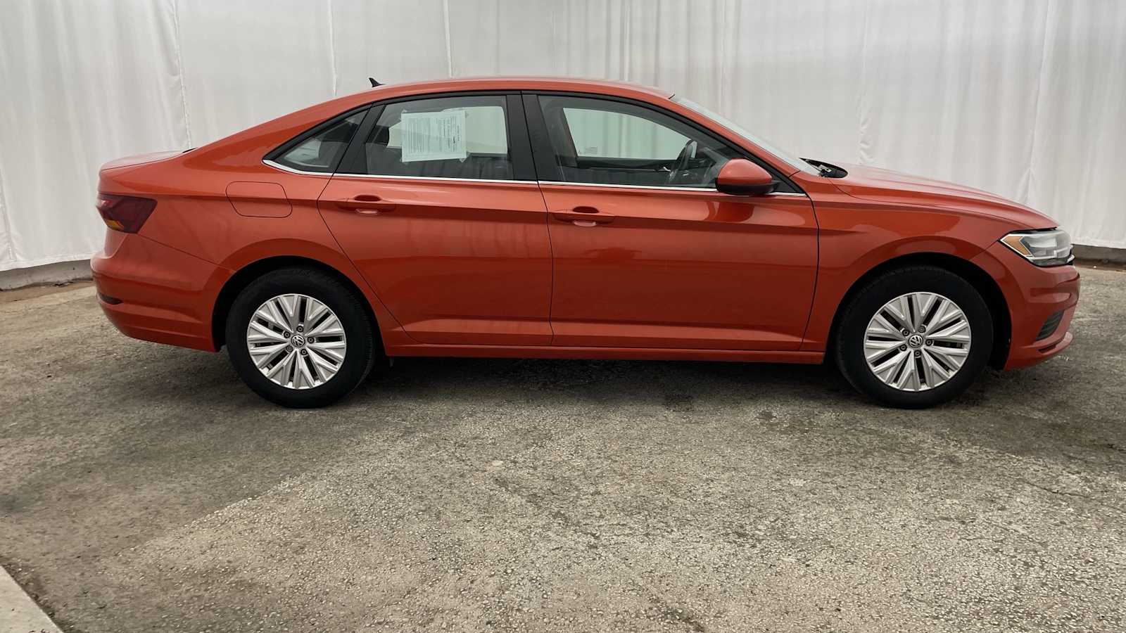 Thumbnail: 2019 Volkswagen Jetta - 28