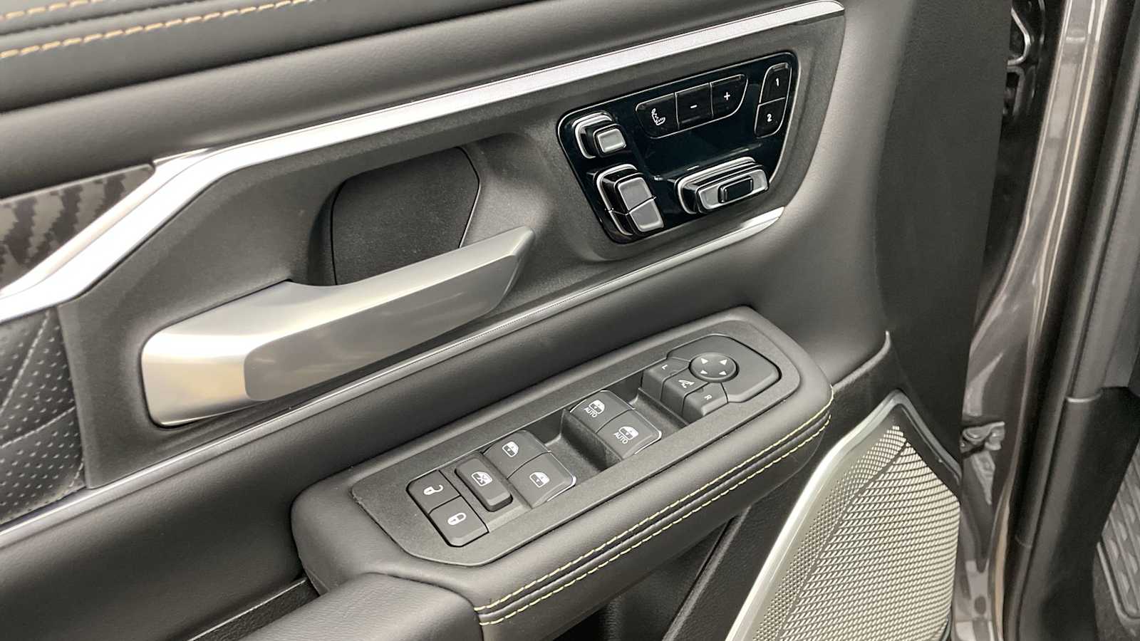 Thumbnail: 2026 RAM 1500 - 7