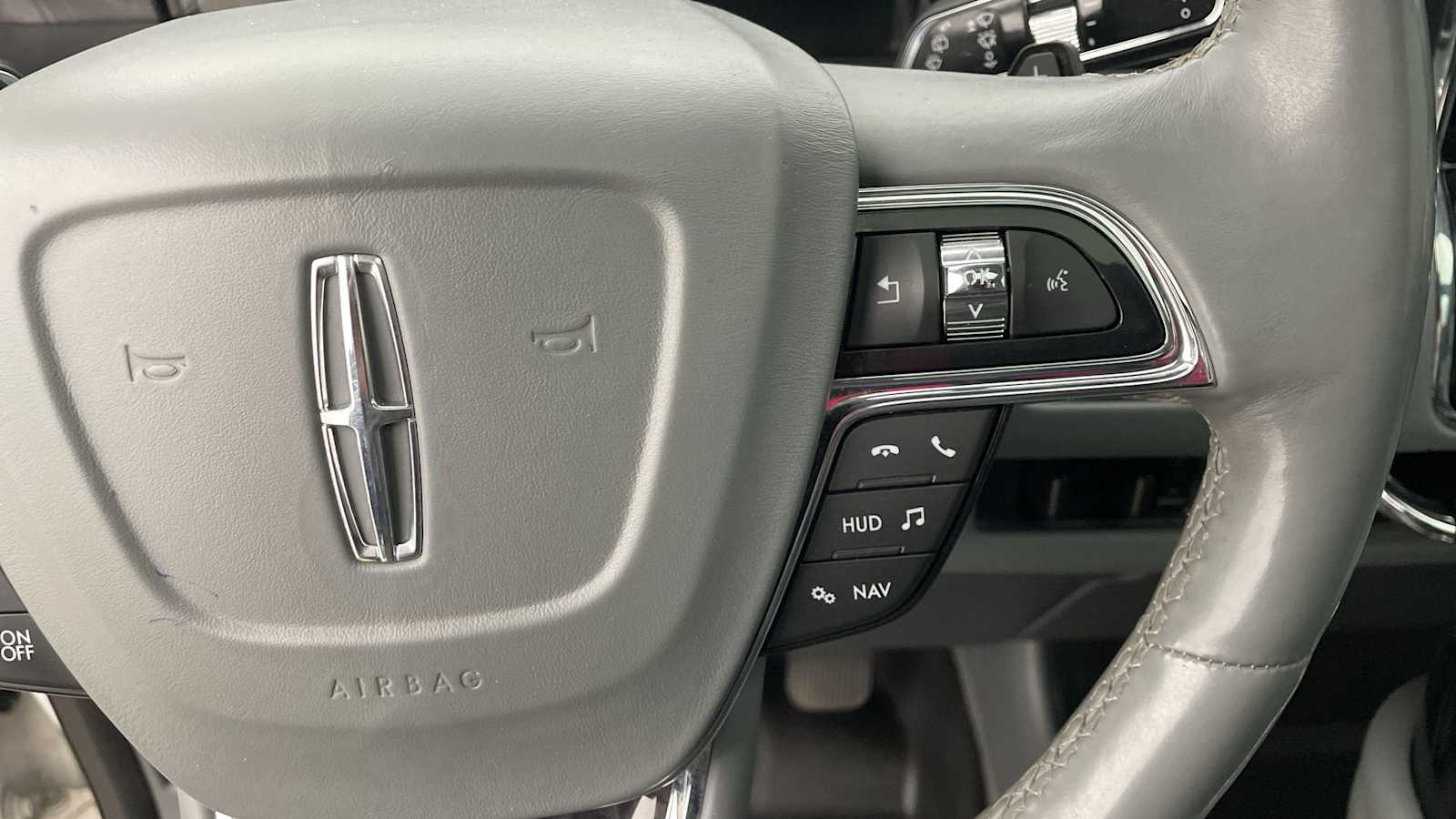 Thumbnail: 2018 Lincoln Navigator L - 17