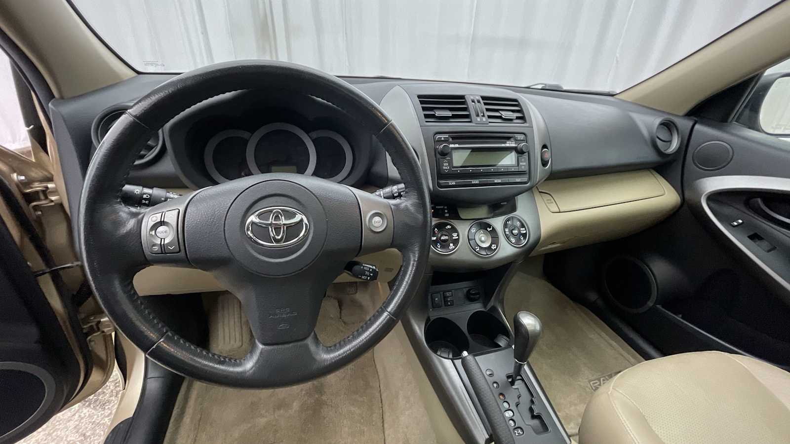 Thumbnail: 2012 Toyota RAV4 - 3