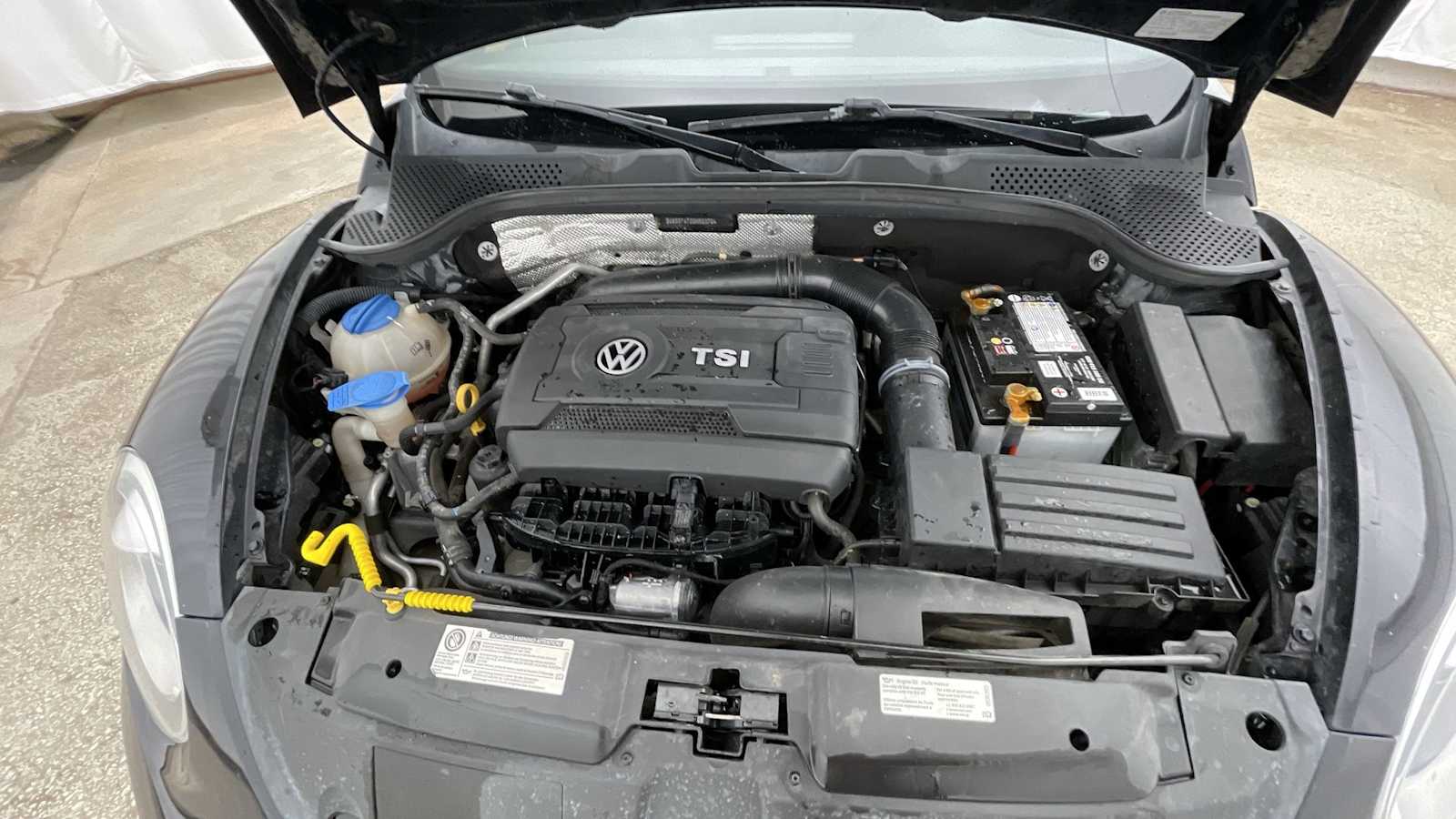 Thumbnail: 2016 Volkswagen Beetle - 24