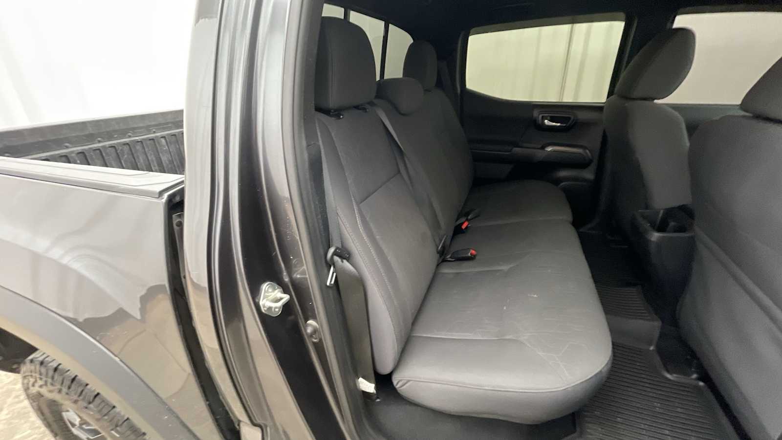 Thumbnail: 2019 Toyota Tacoma - 10