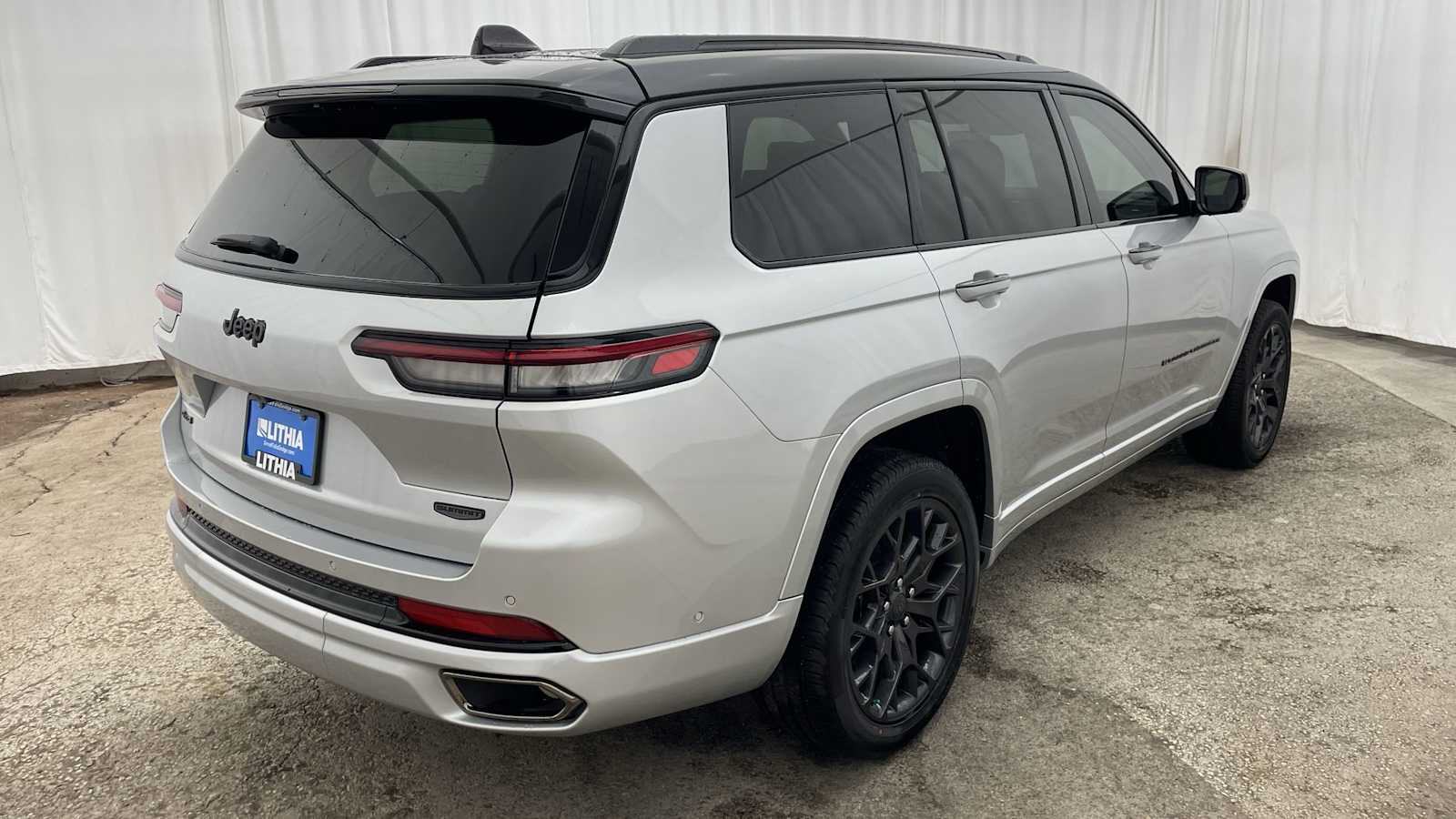 Thumbnail: 2025 Jeep Grand Cherokee - 38