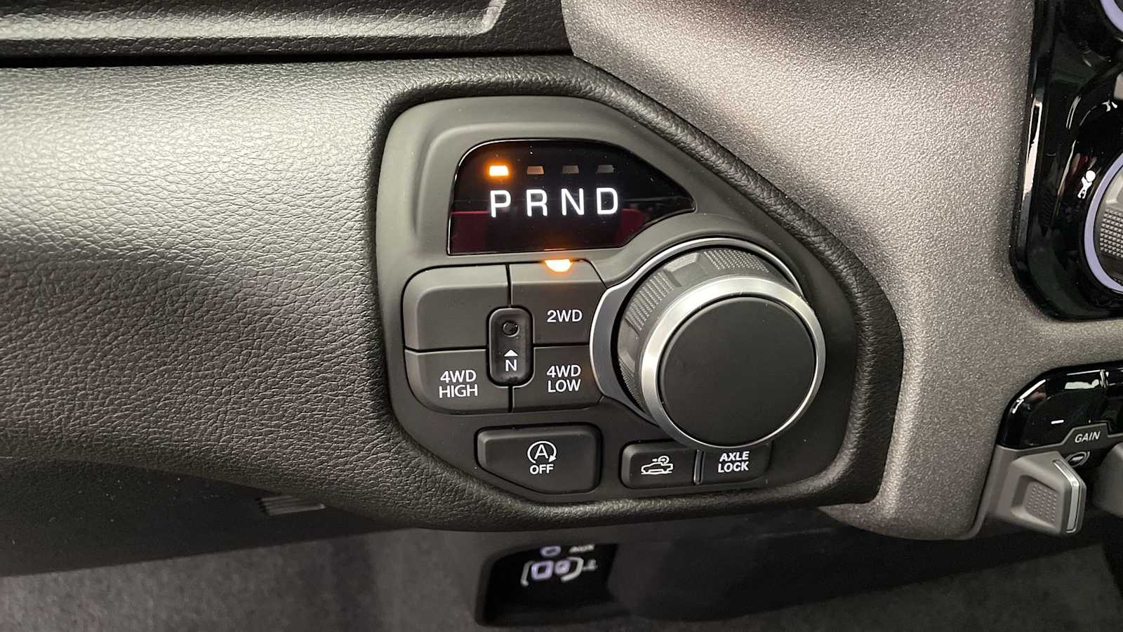 Thumbnail: 2026 RAM 1500 - 18