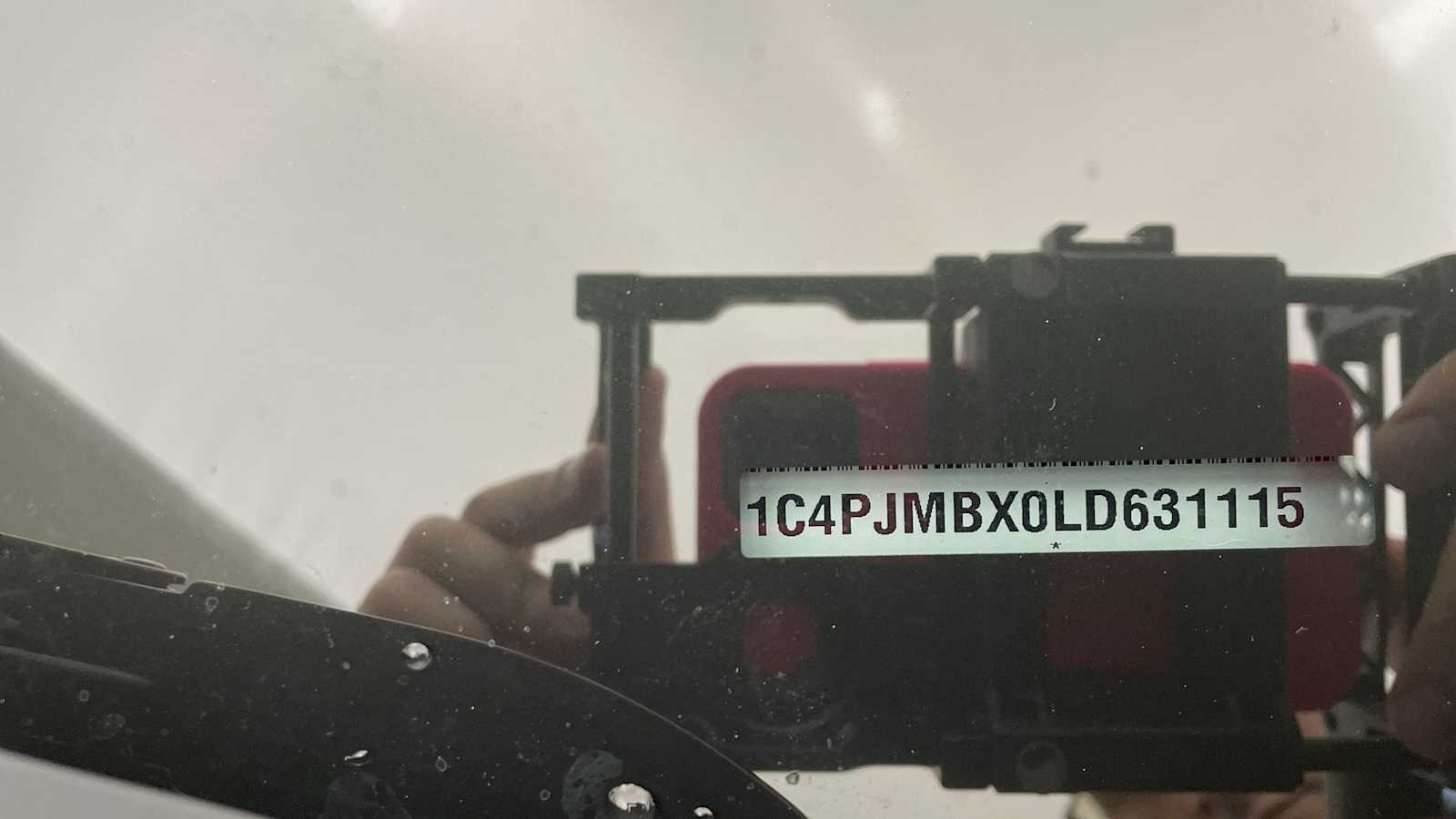 Thumbnail: 2020 Jeep Cherokee - 31