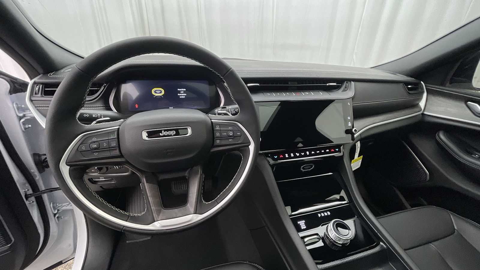 Thumbnail: 2026 Jeep Grand Cherokee - 3