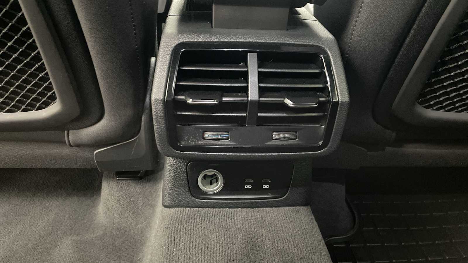 Thumbnail: 2021 Audi Q3 - 25