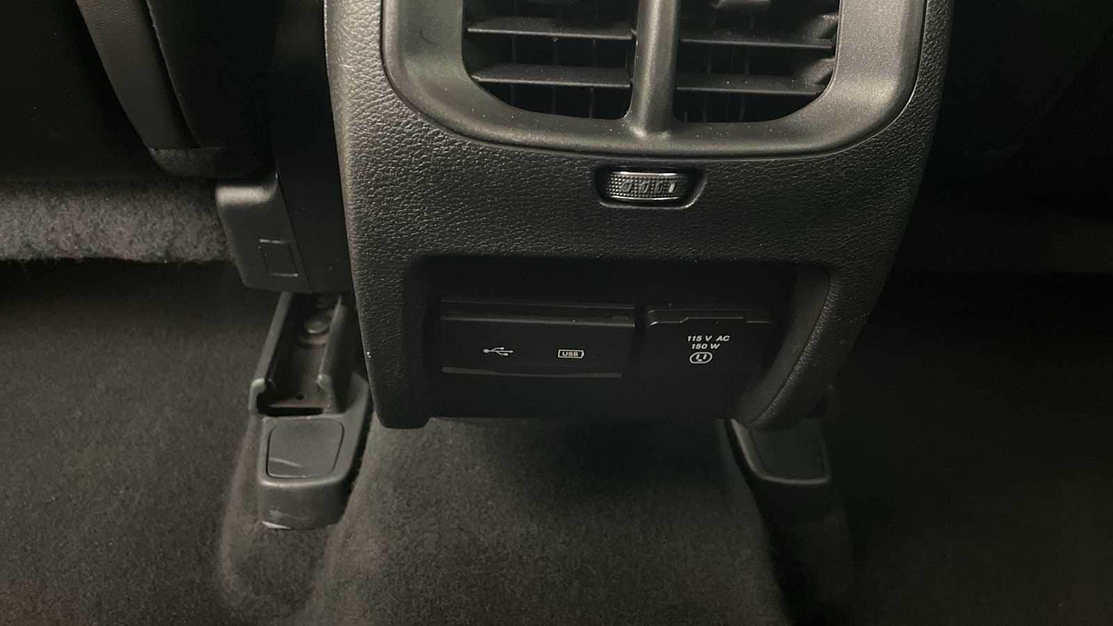 Thumbnail: 2020 Jeep Cherokee - 28