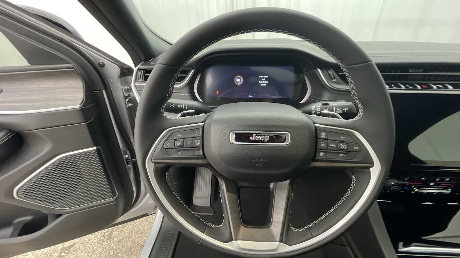 Thumbnail: 2025 Jeep Grand Cherokee - 14