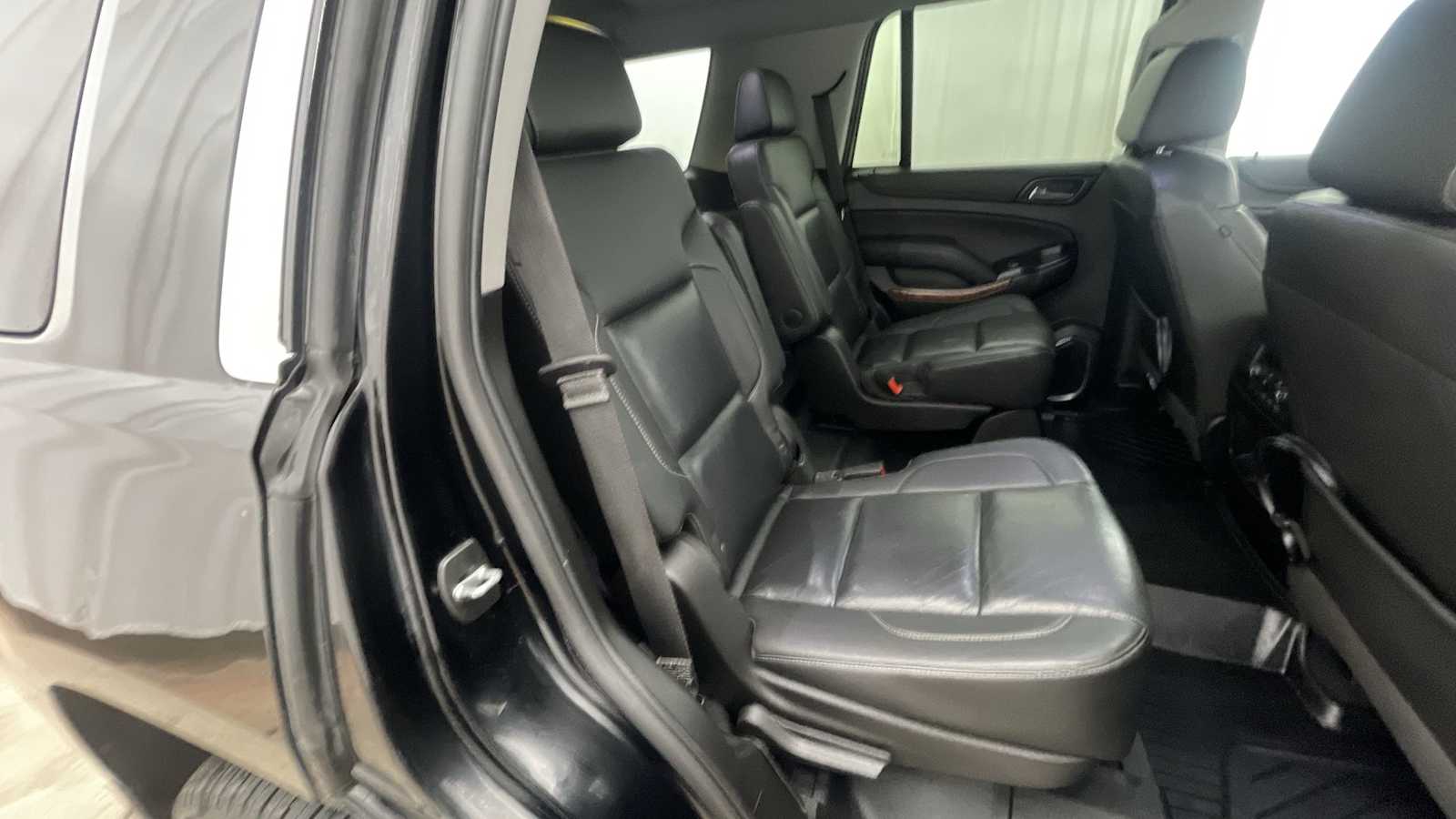 Thumbnail: 2019 Chevrolet Tahoe - 11