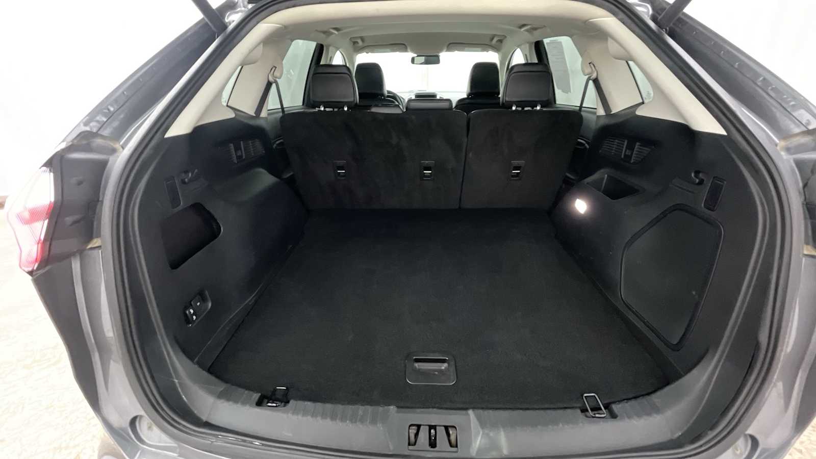 Thumbnail: 2024 Ford Edge - 28