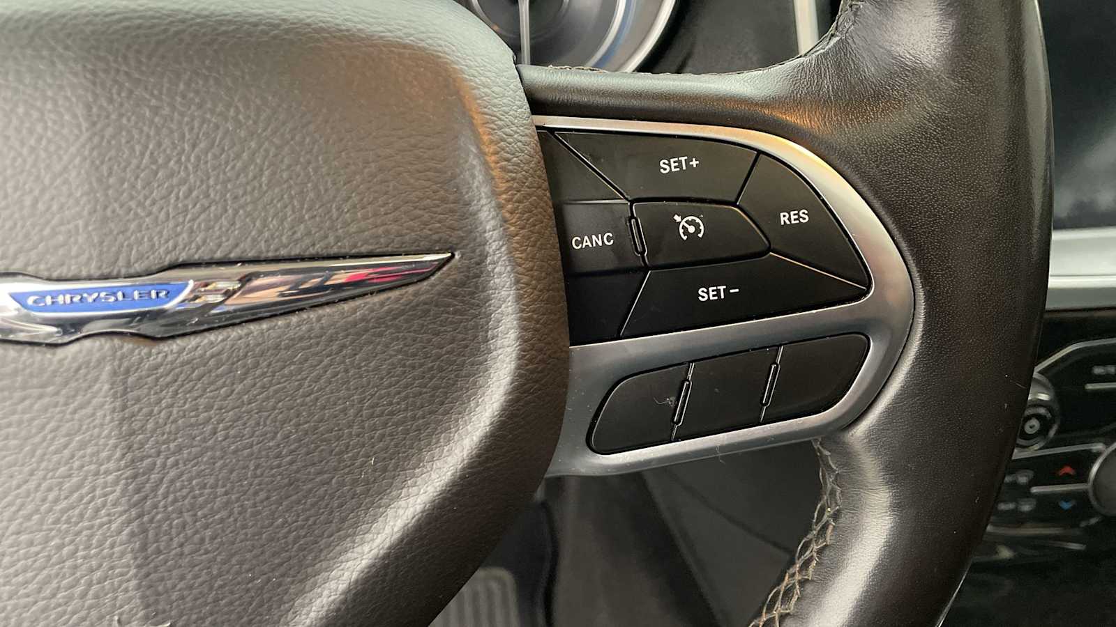 Thumbnail: 2020 Chrysler 300 - 15