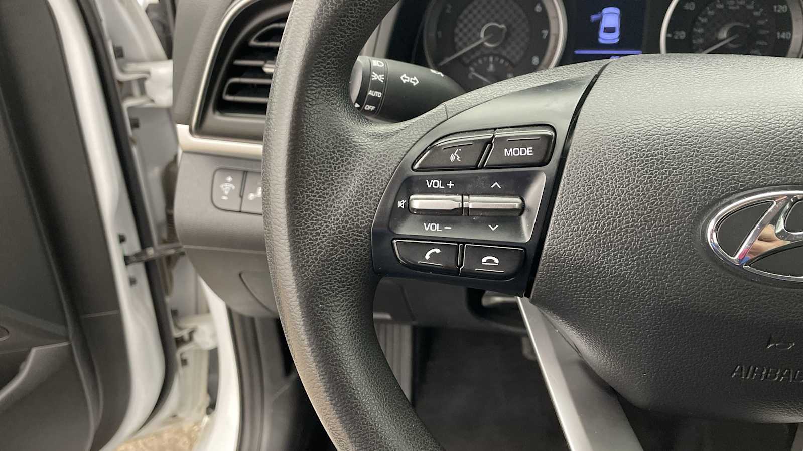 Thumbnail: 2020 Hyundai Elantra - 12