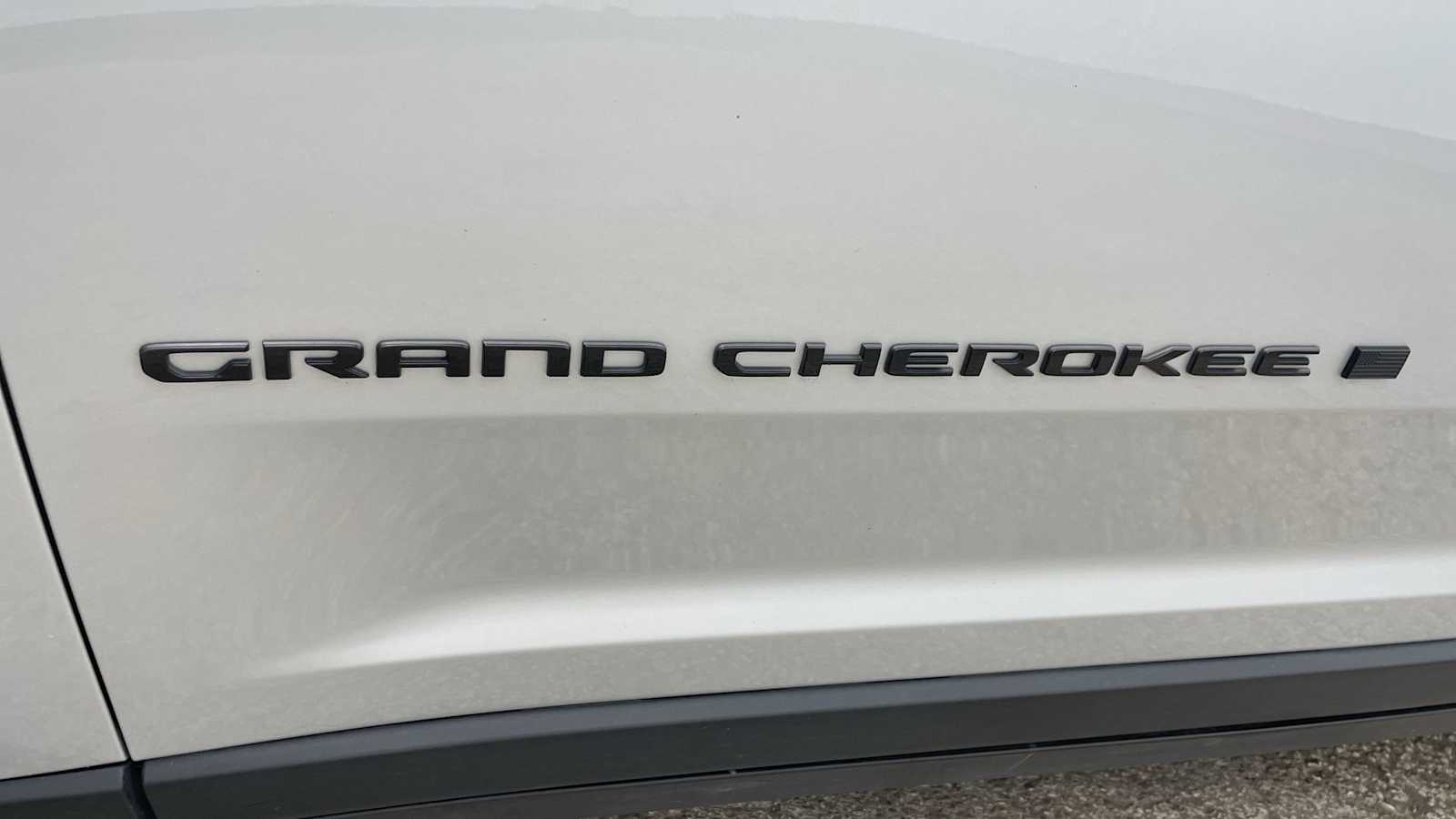 Thumbnail: 2024 Jeep Grand Cherokee - 38