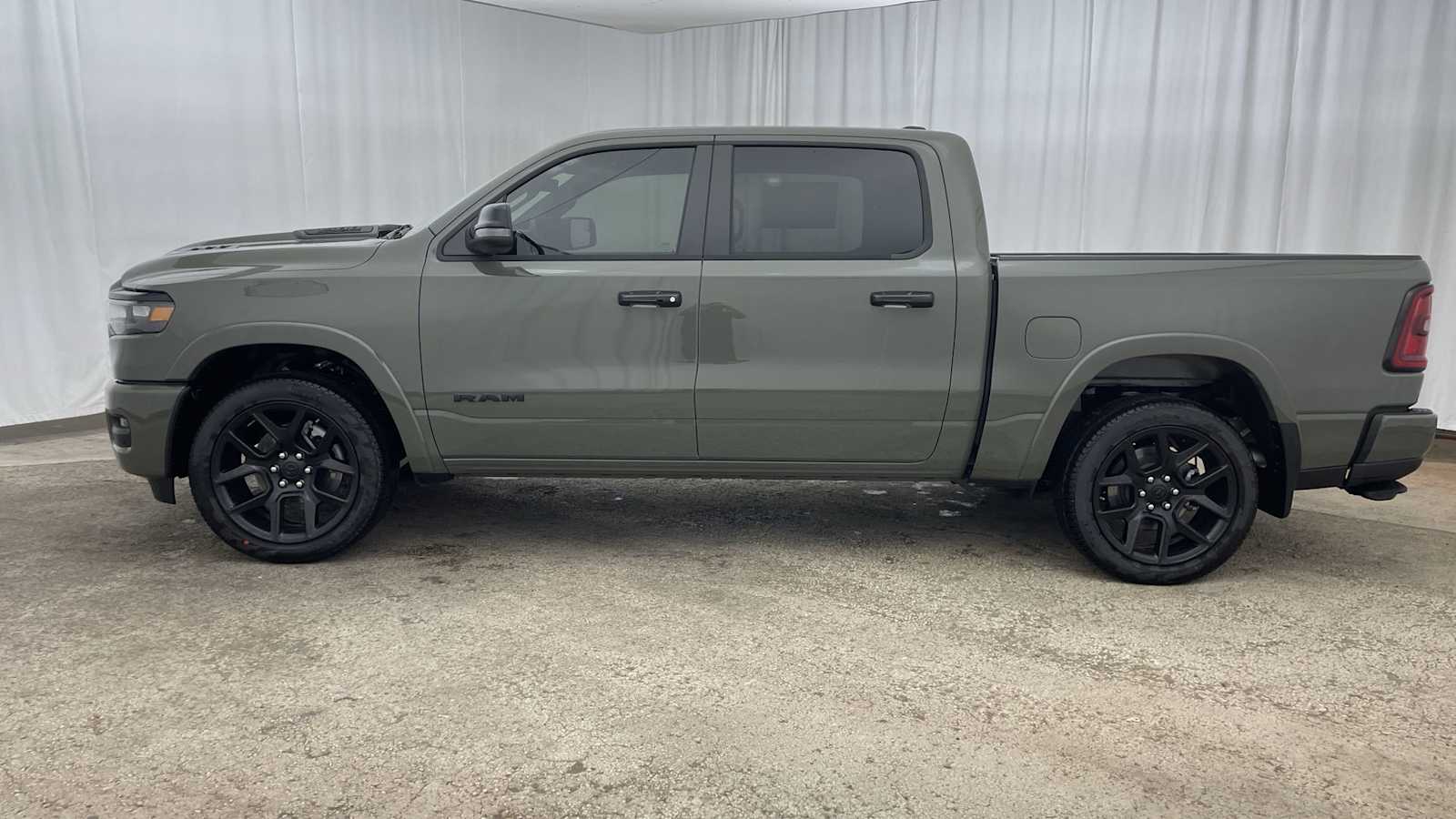 Thumbnail: 2026 RAM 1500 - 33