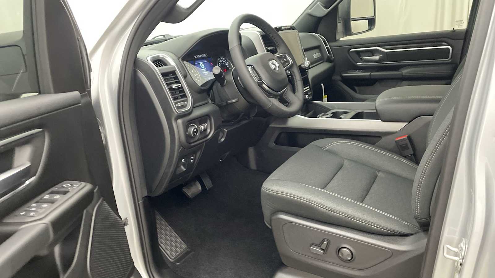 Thumbnail: 2026 RAM 1500 - 2