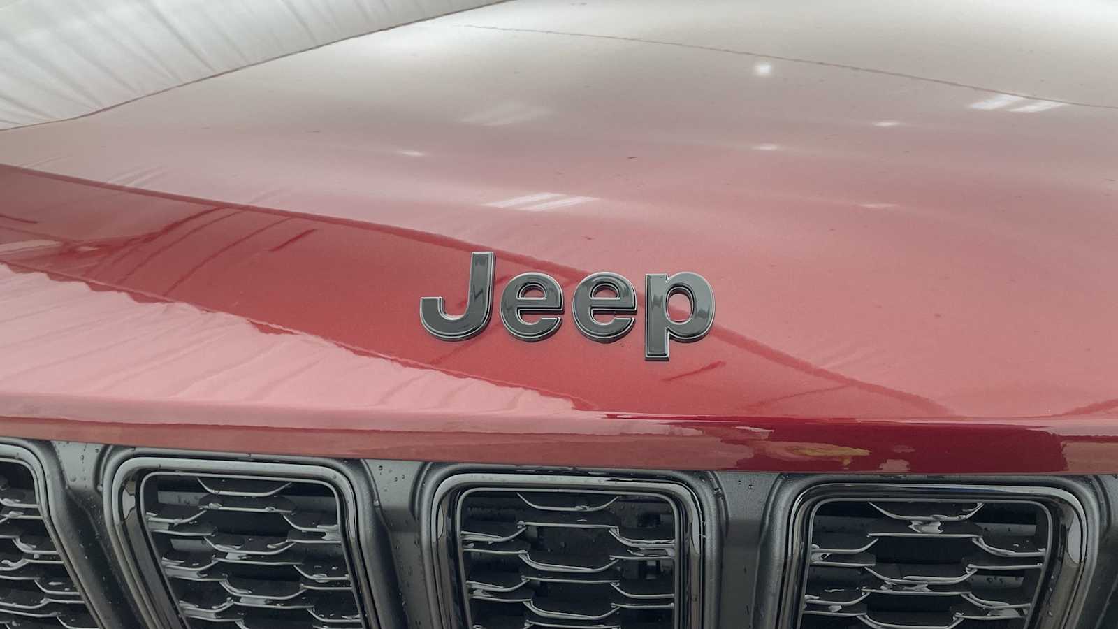 Thumbnail: 2025 Jeep Grand Cherokee - 43