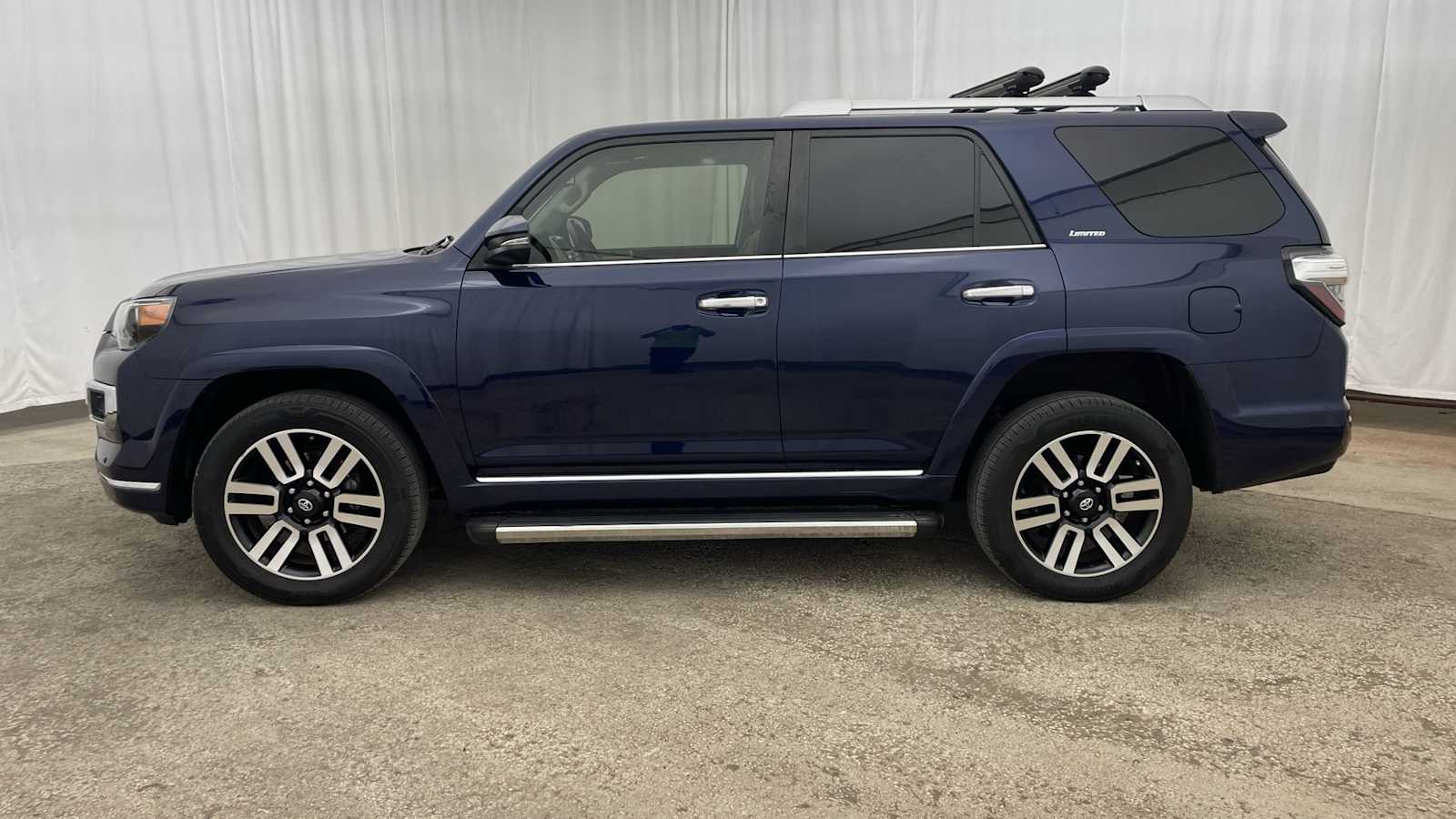 Thumbnail: 2018 Toyota 4Runner - 32