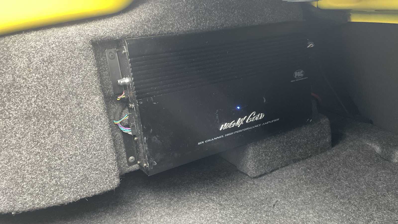 Thumbnail: 2011 Chevrolet Camaro - 25