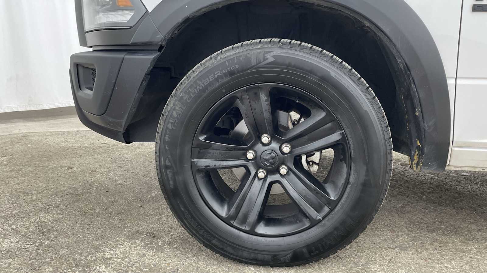 Thumbnail: 2022 RAM 1500 Classic - 36