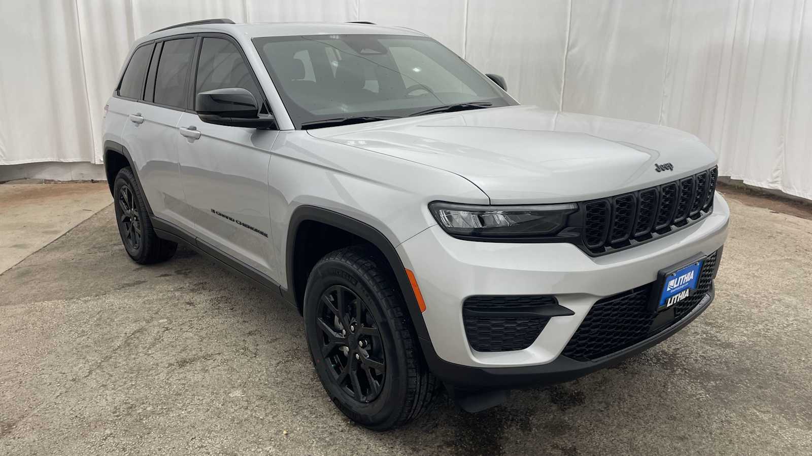 Thumbnail: 2025 Jeep Grand Cherokee - 36