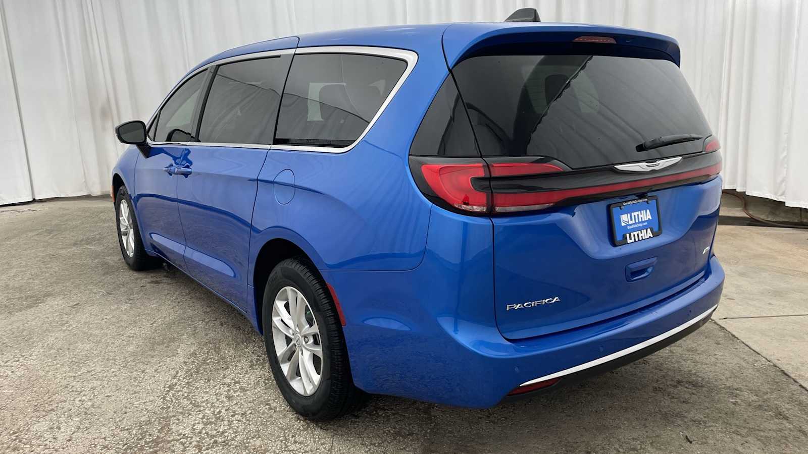 Thumbnail: 2026 Chrysler Pacifica - 34