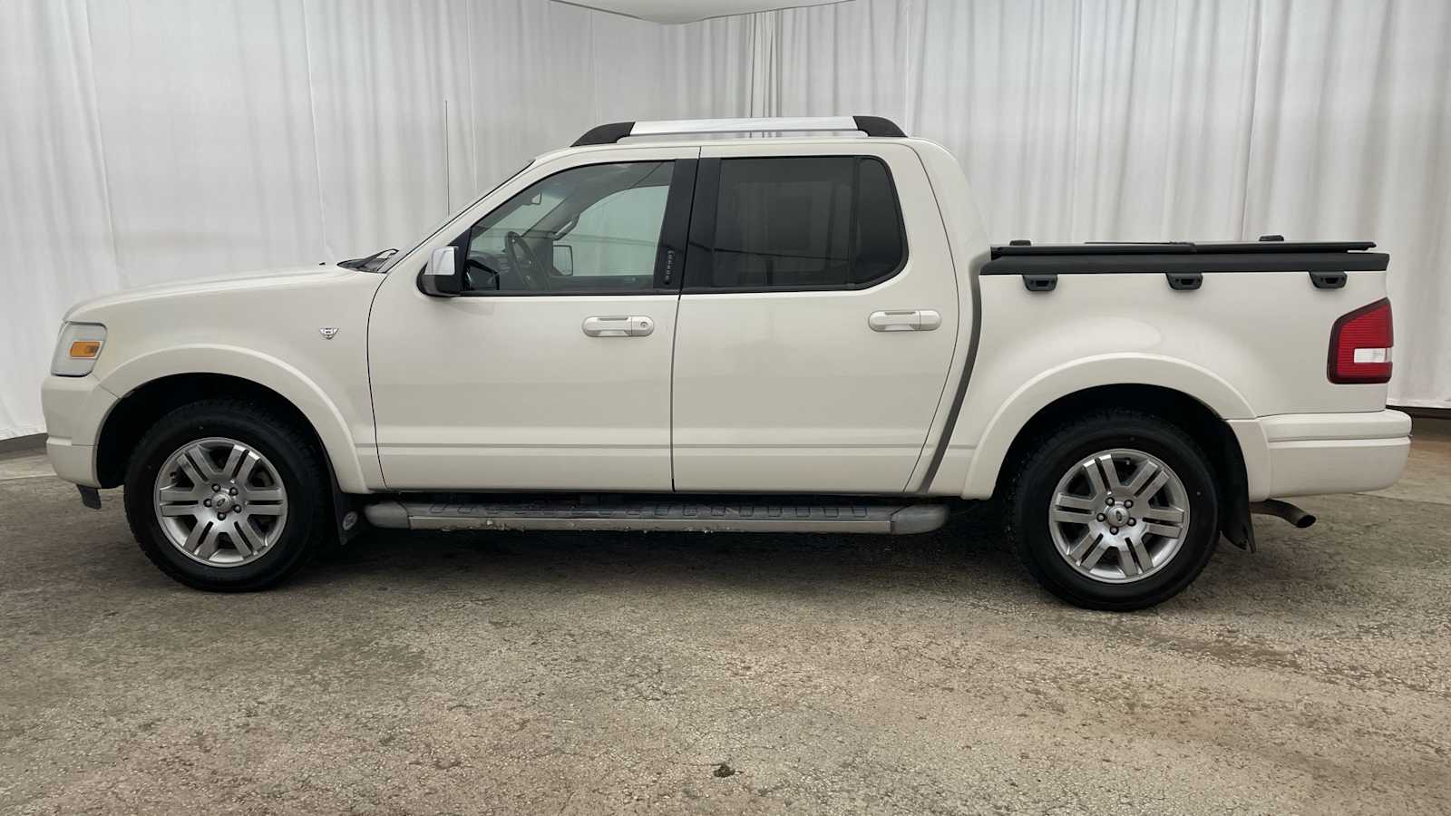 Thumbnail: 2008 Ford Explorer Sport Trac - 28